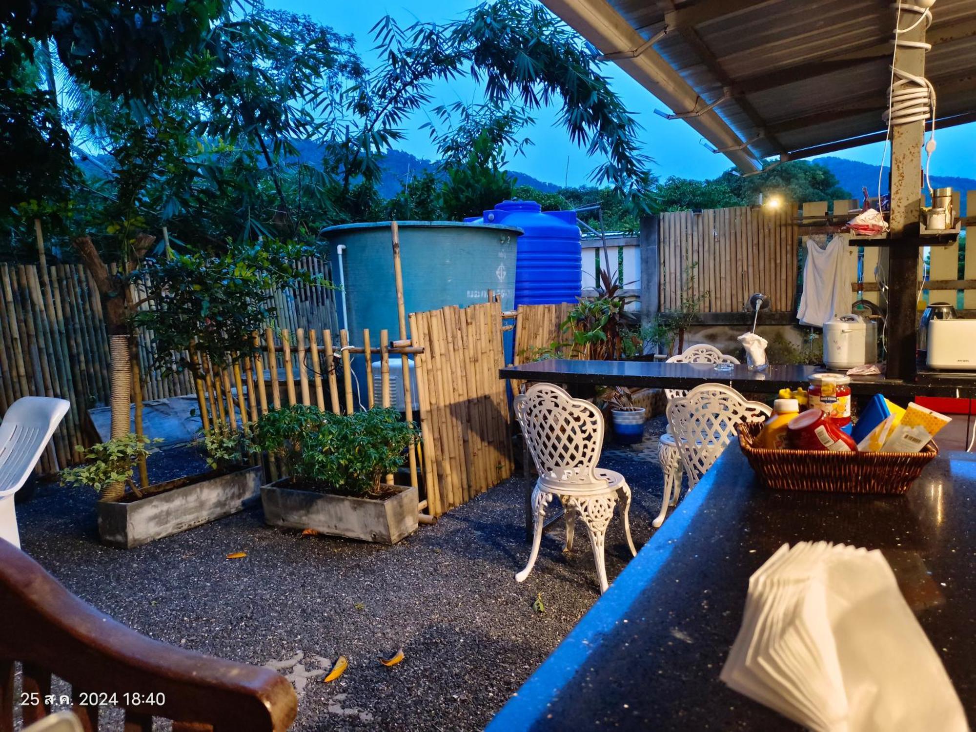 In Box Hostel Lipa Noi Εξωτερικό φωτογραφία